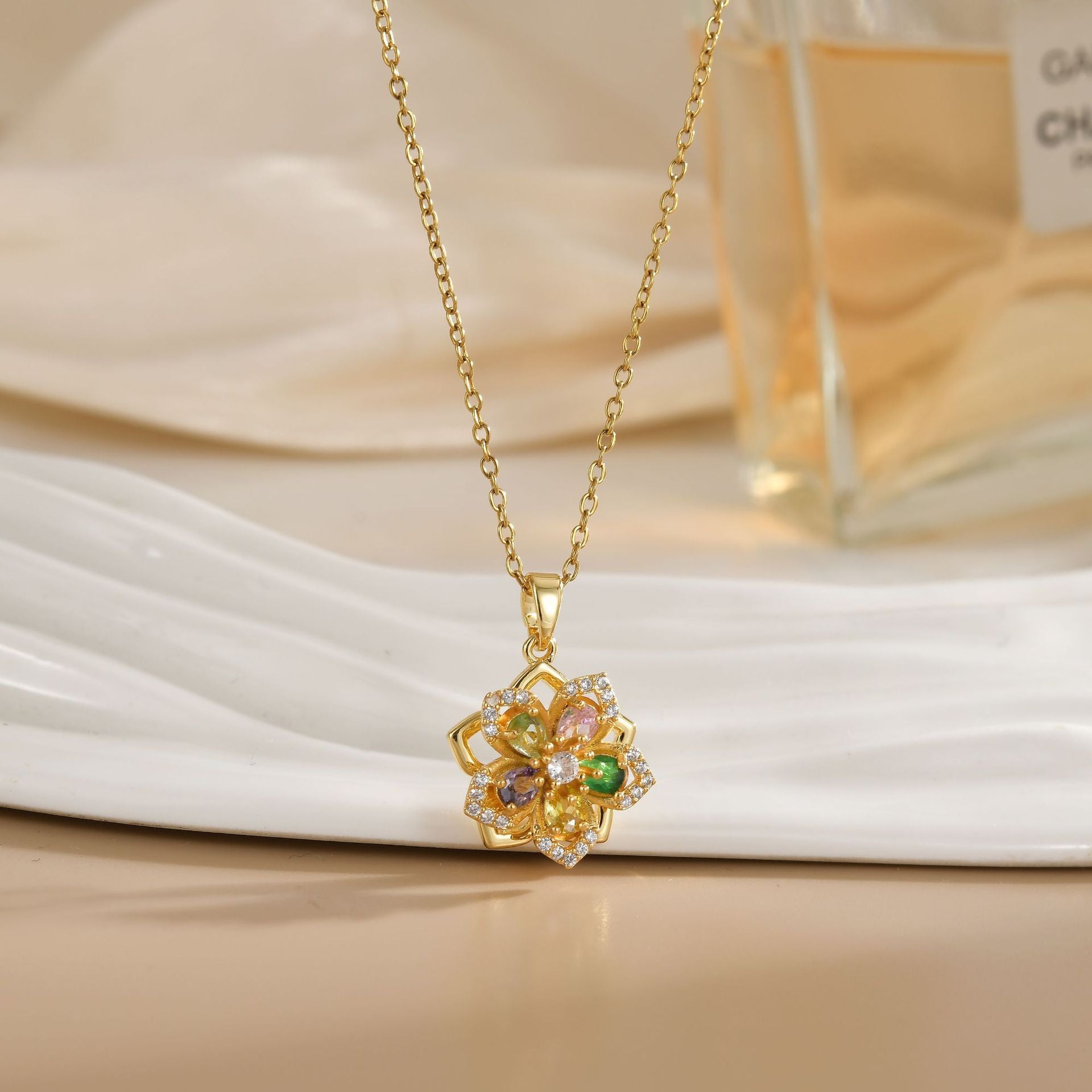 Rotating Zircon Flower Titanium Steel Necklace