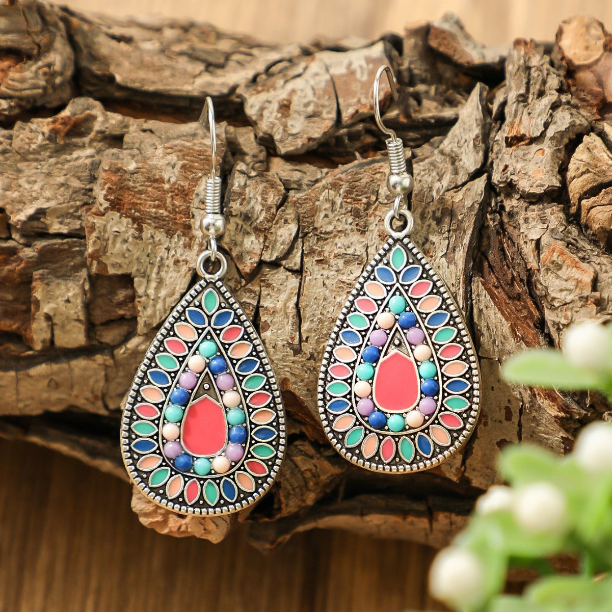 Teardrop-shaped trendy drop earrings