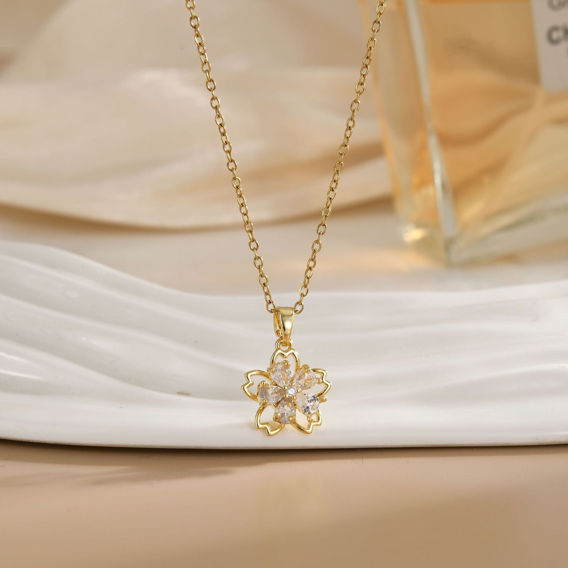 Rotating Zircon Flower Titanium Steel Necklace
