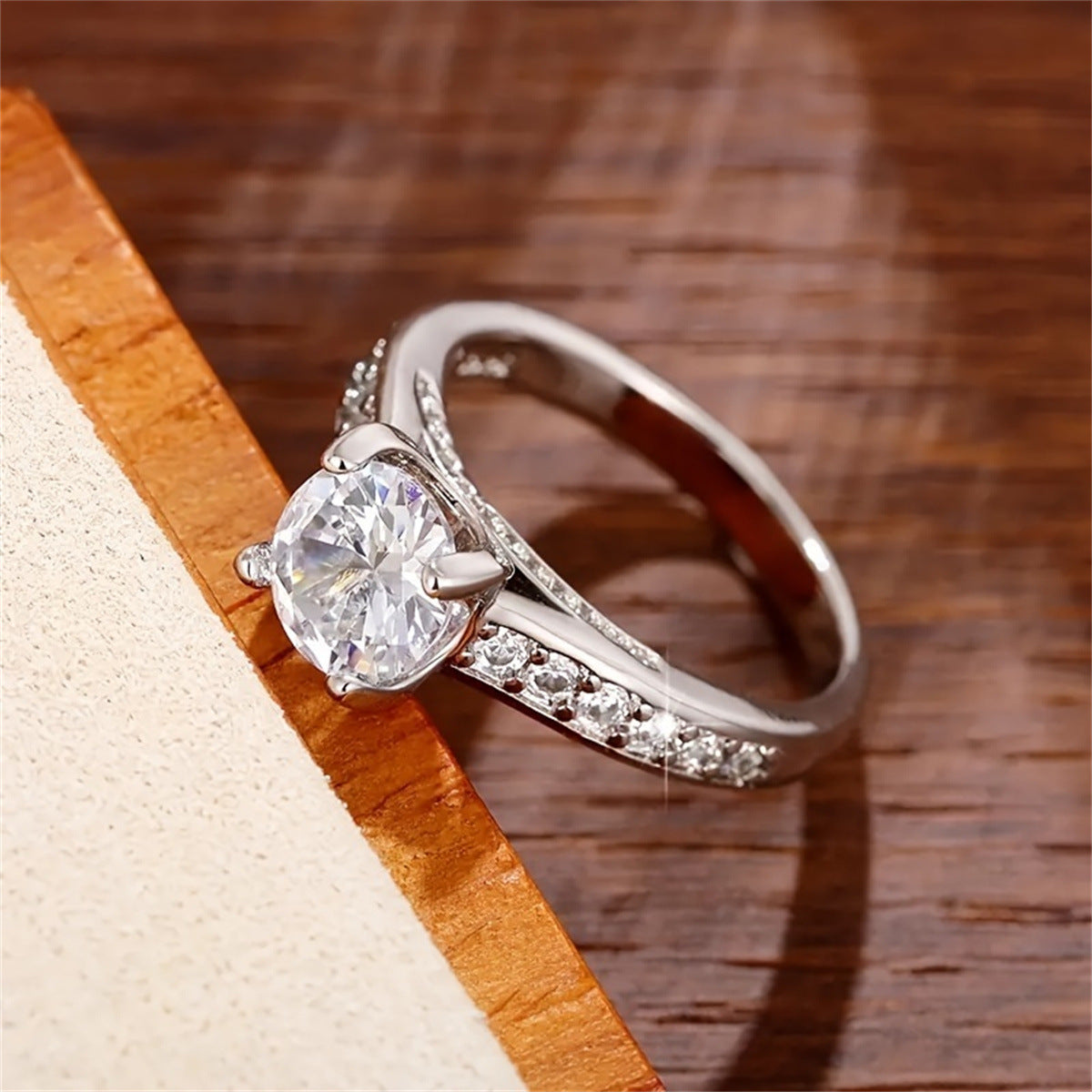 Simple Four-Claw Imitation Diamond Ring
