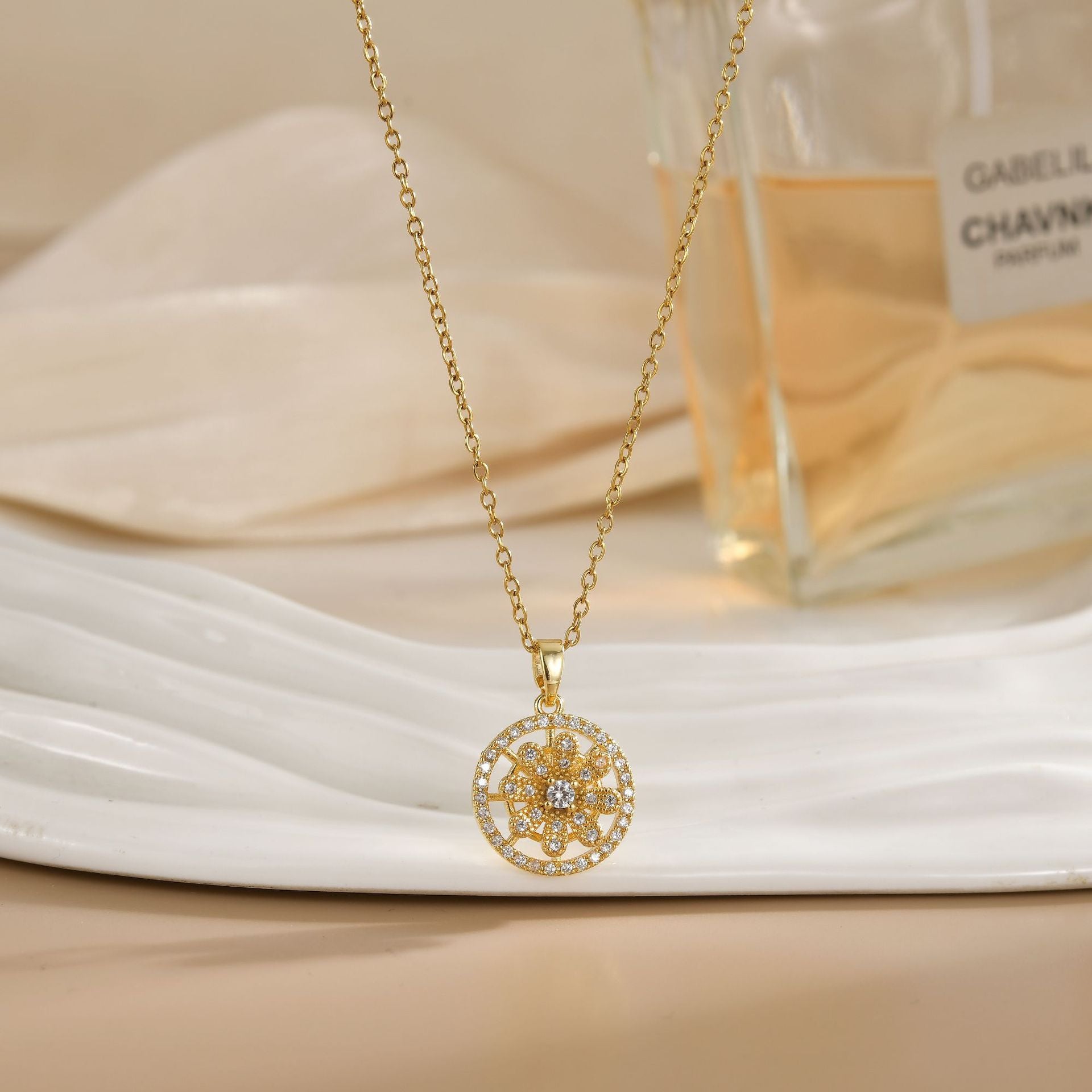 Rotating Zircon Flower Titanium Steel Necklace