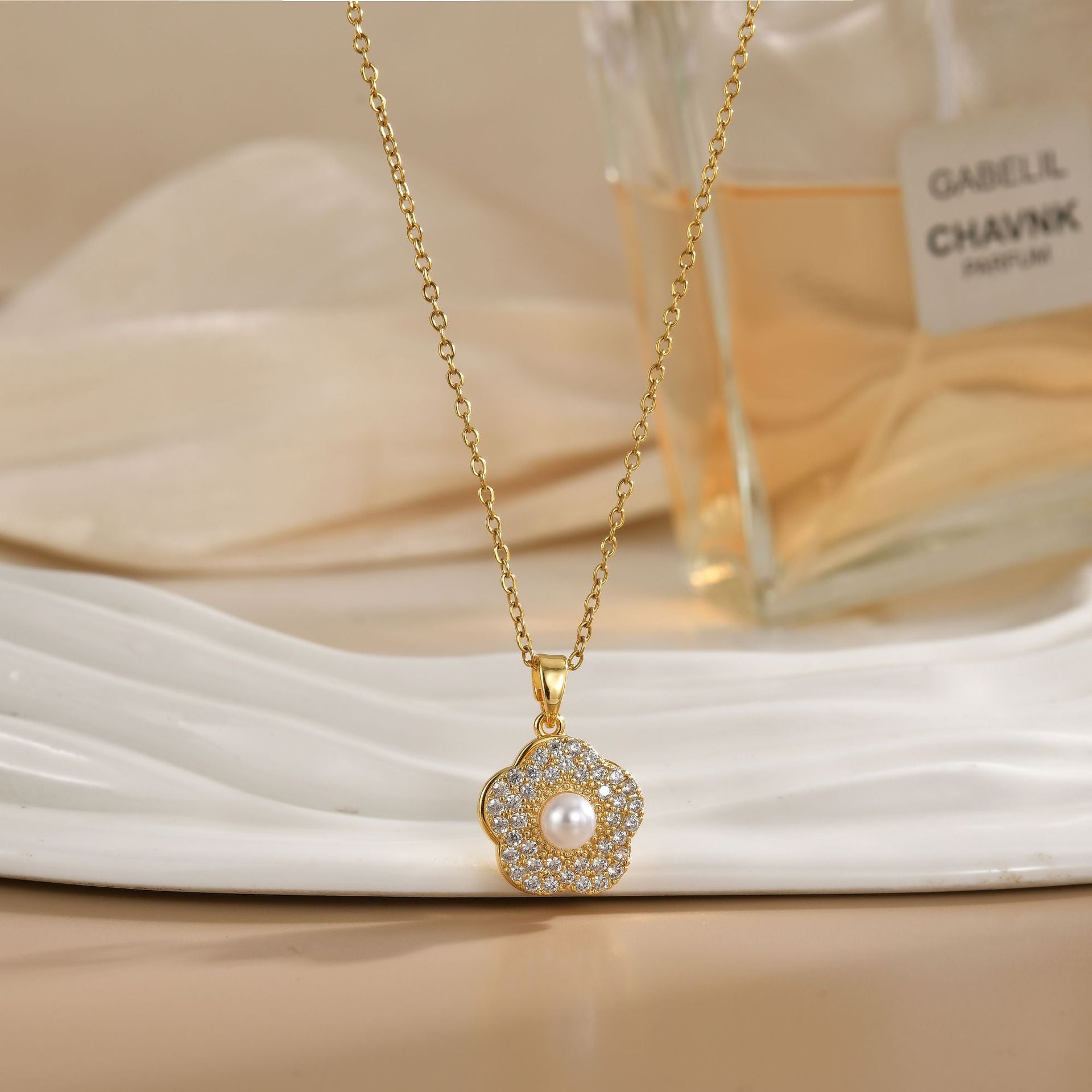 Rotating Zircon Flower Titanium Steel Necklace