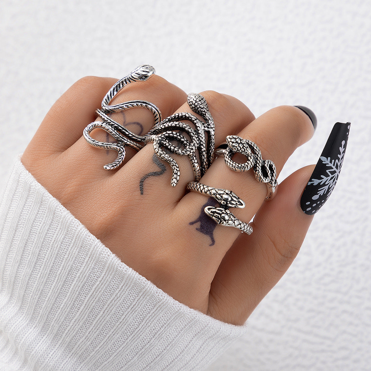 Snake Pattern Retro Ring