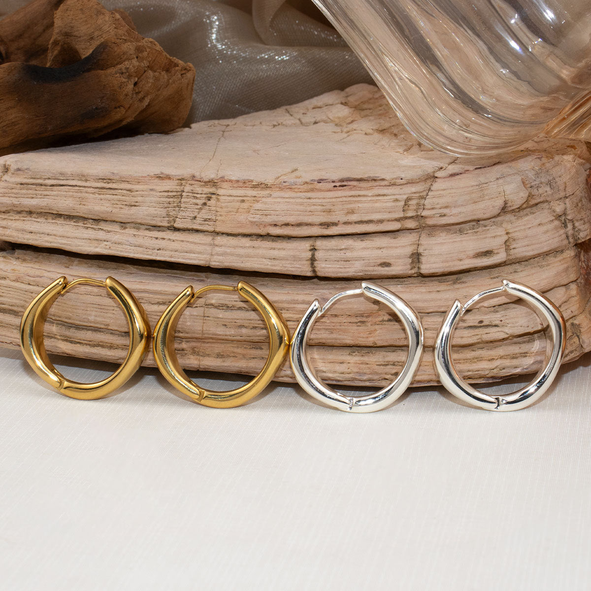 C- ring ear buckle