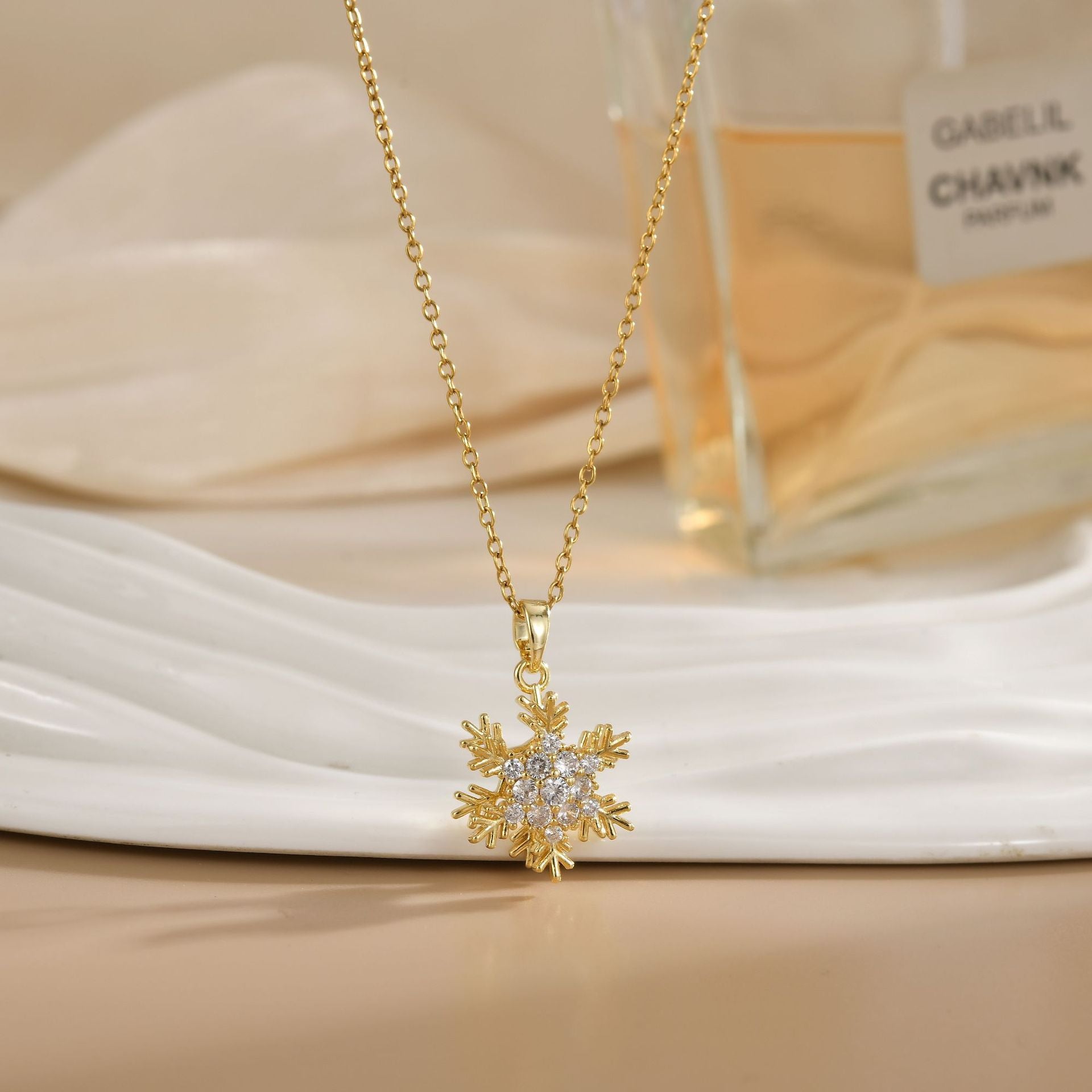 Rotating Zircon Flower Titanium Steel Necklace