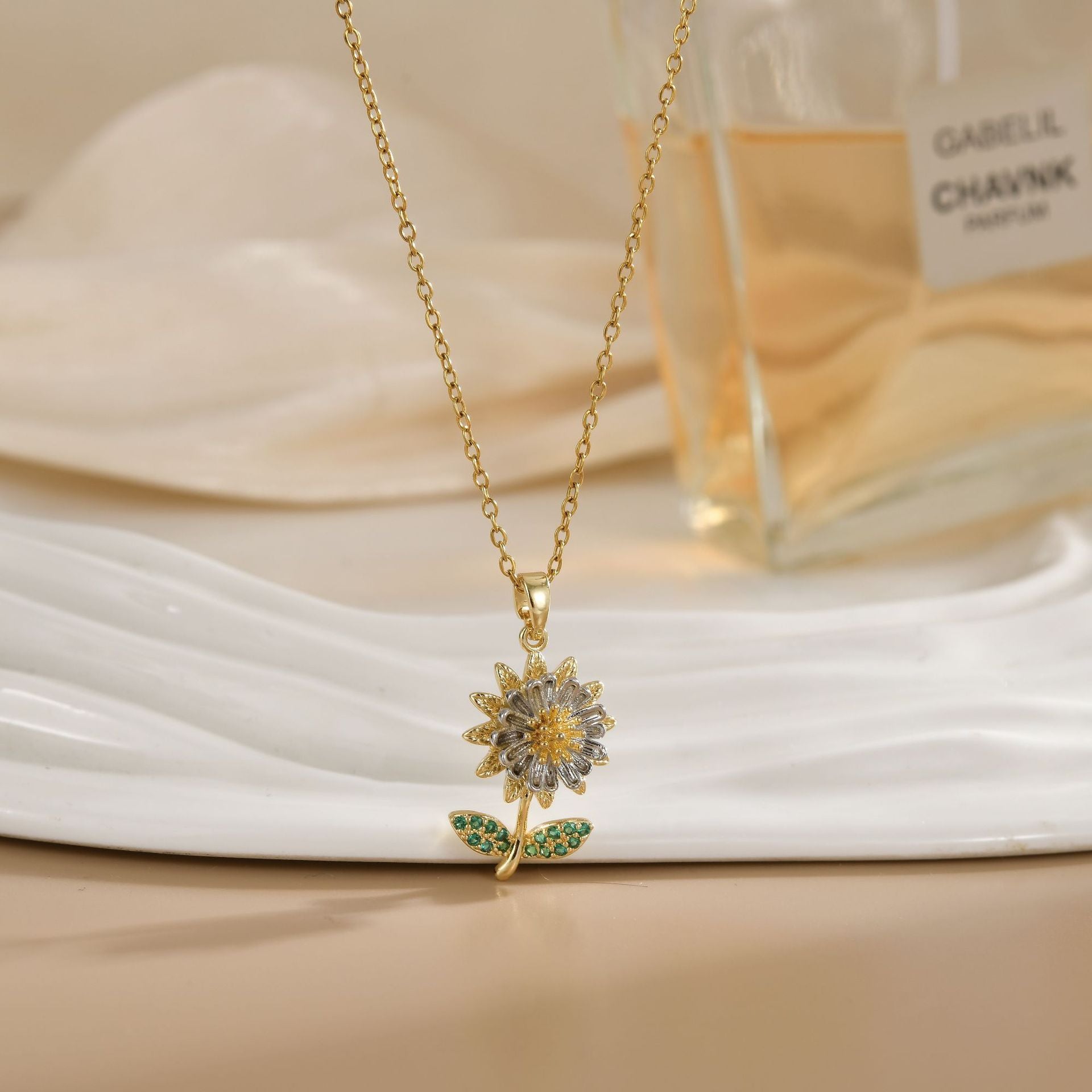Rotating Zircon Flower Titanium Steel Necklace