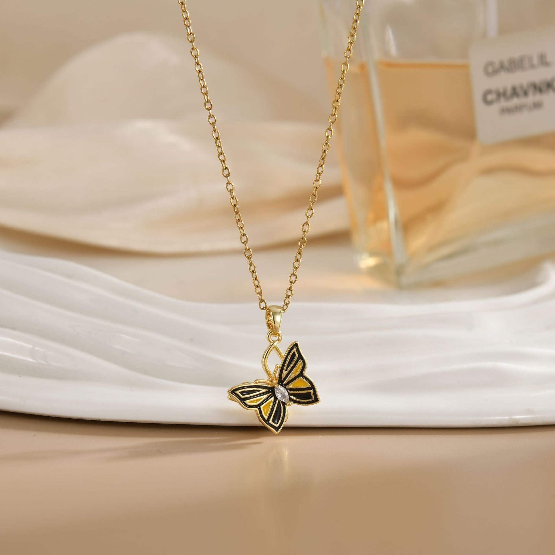 Rotating Zircon Flower Titanium Steel Necklace