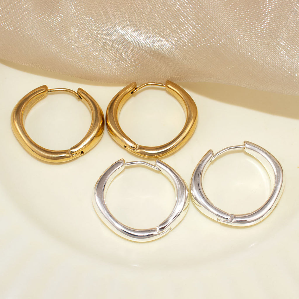 C- ring ear buckle
