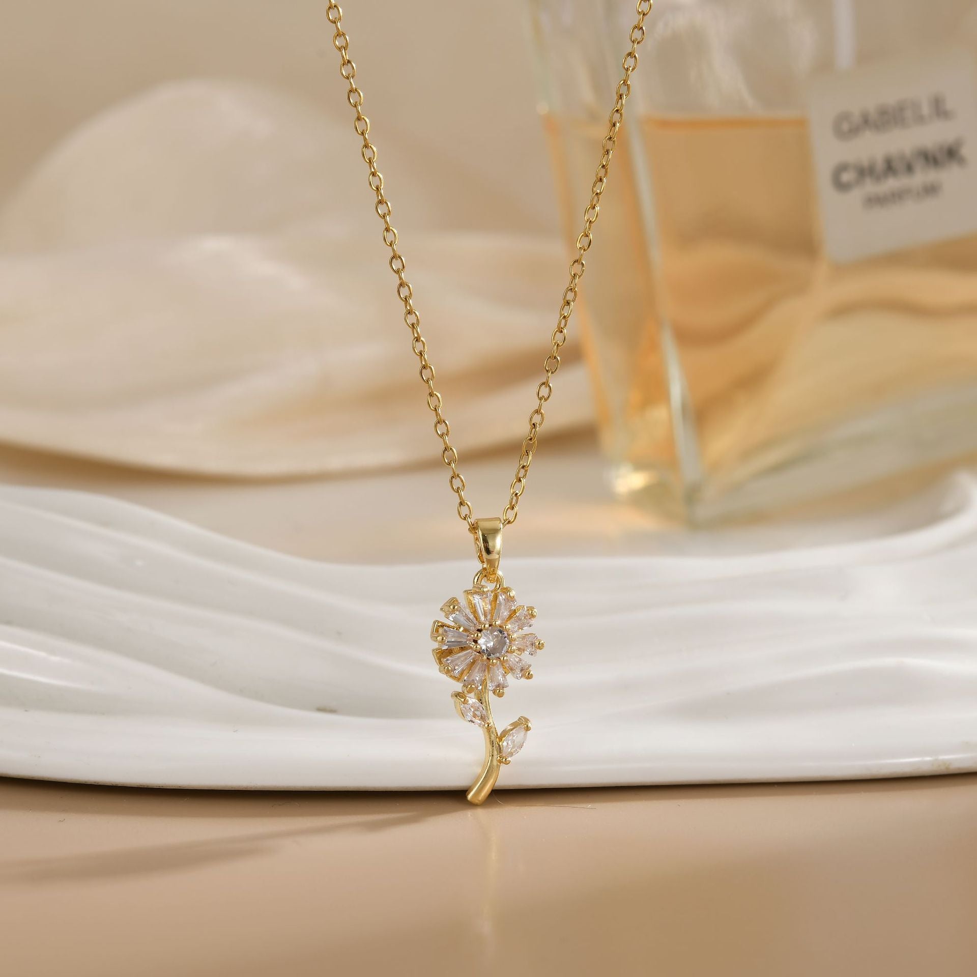 Rotating Zircon Flower Titanium Steel Necklace