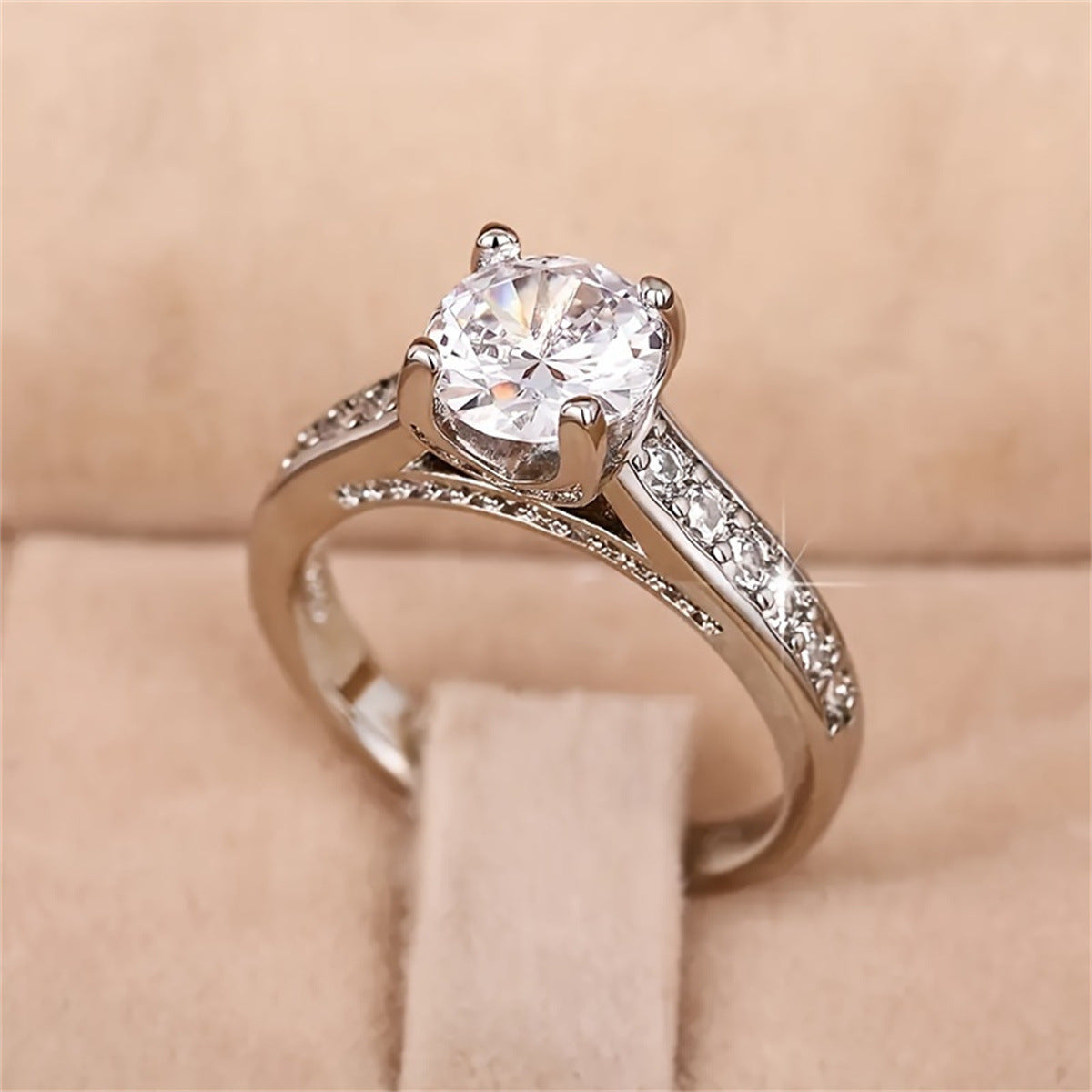 Simple Four-Claw Imitation Diamond Ring