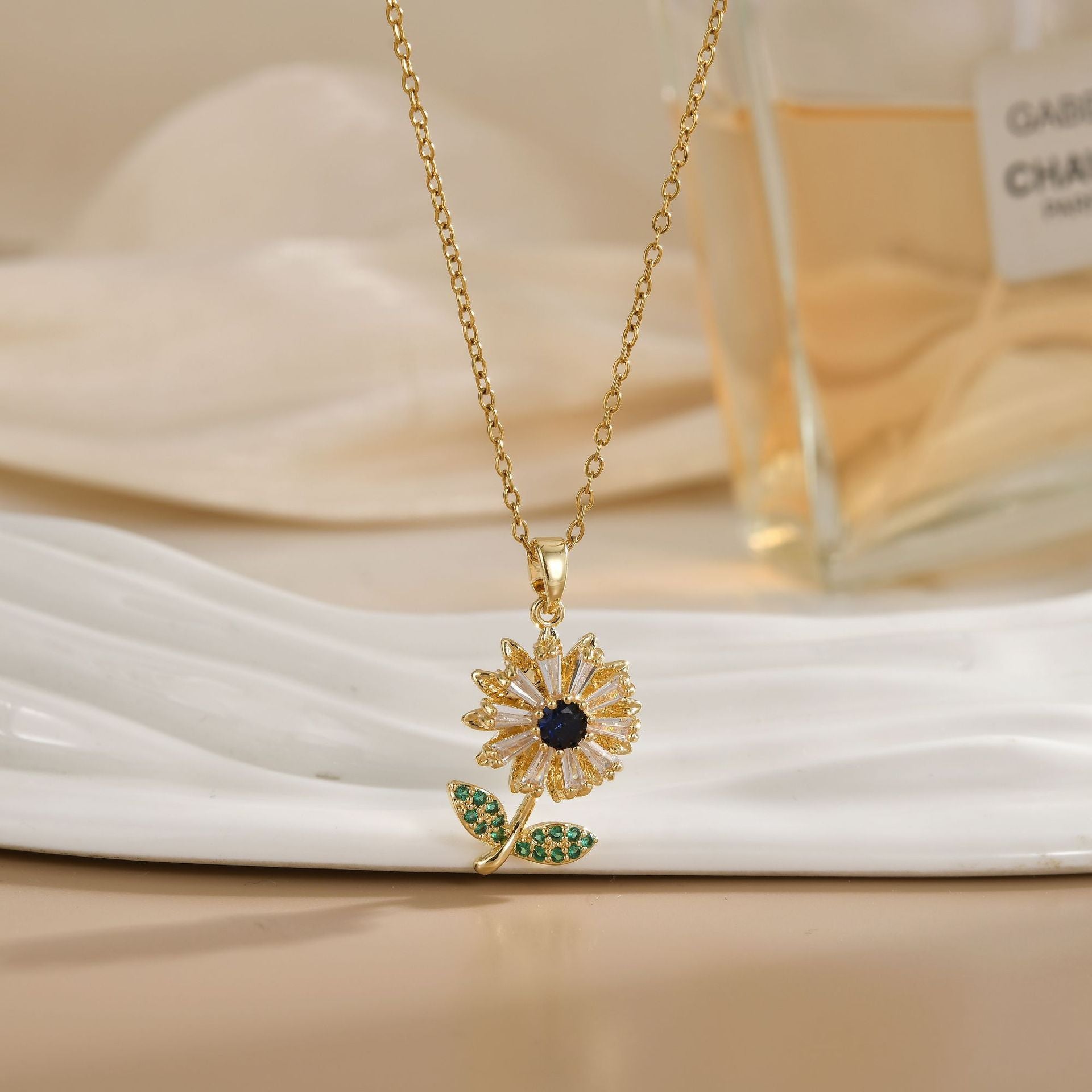 Rotating Zircon Flower Titanium Steel Necklace