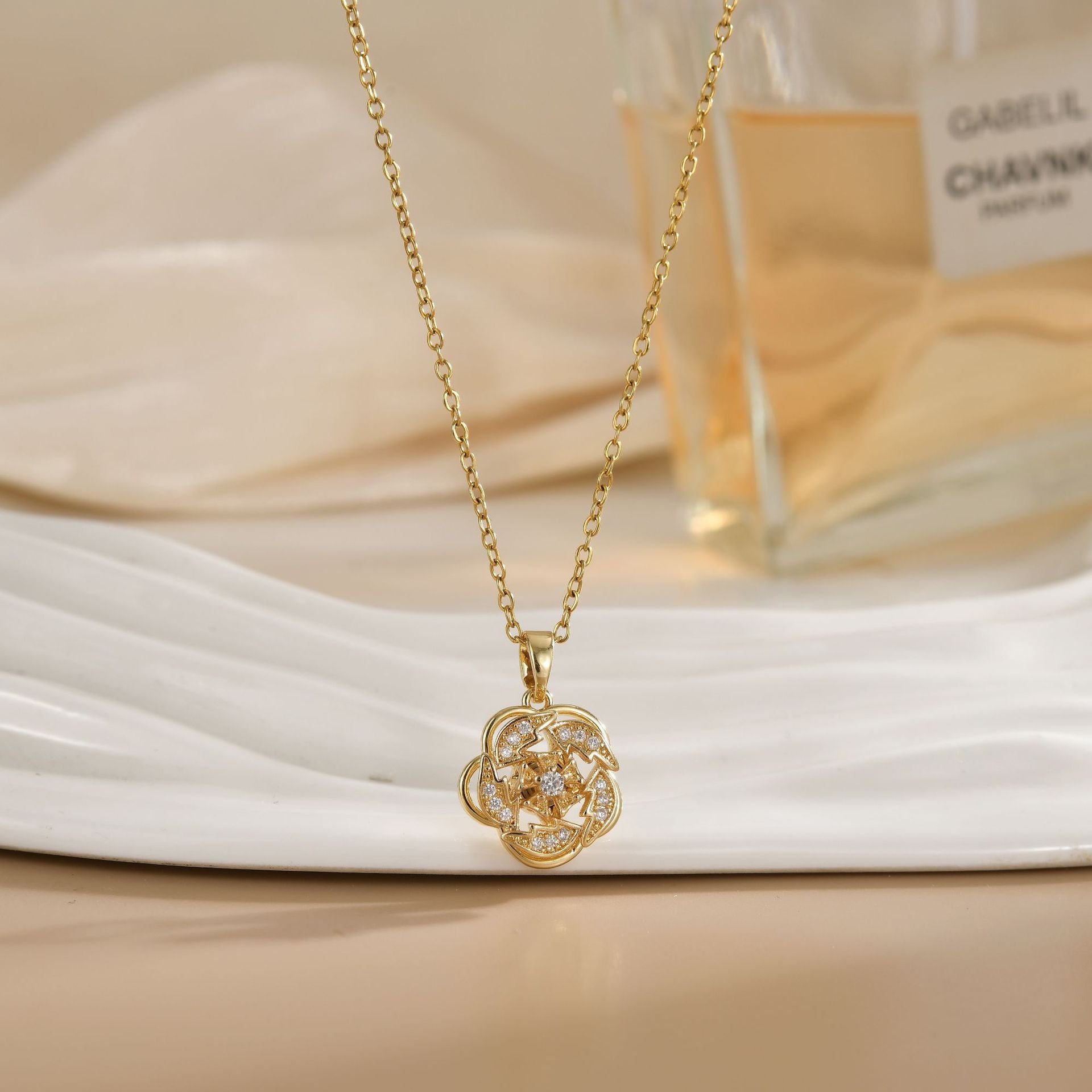 Rotating Zircon Flower Titanium Steel Necklace