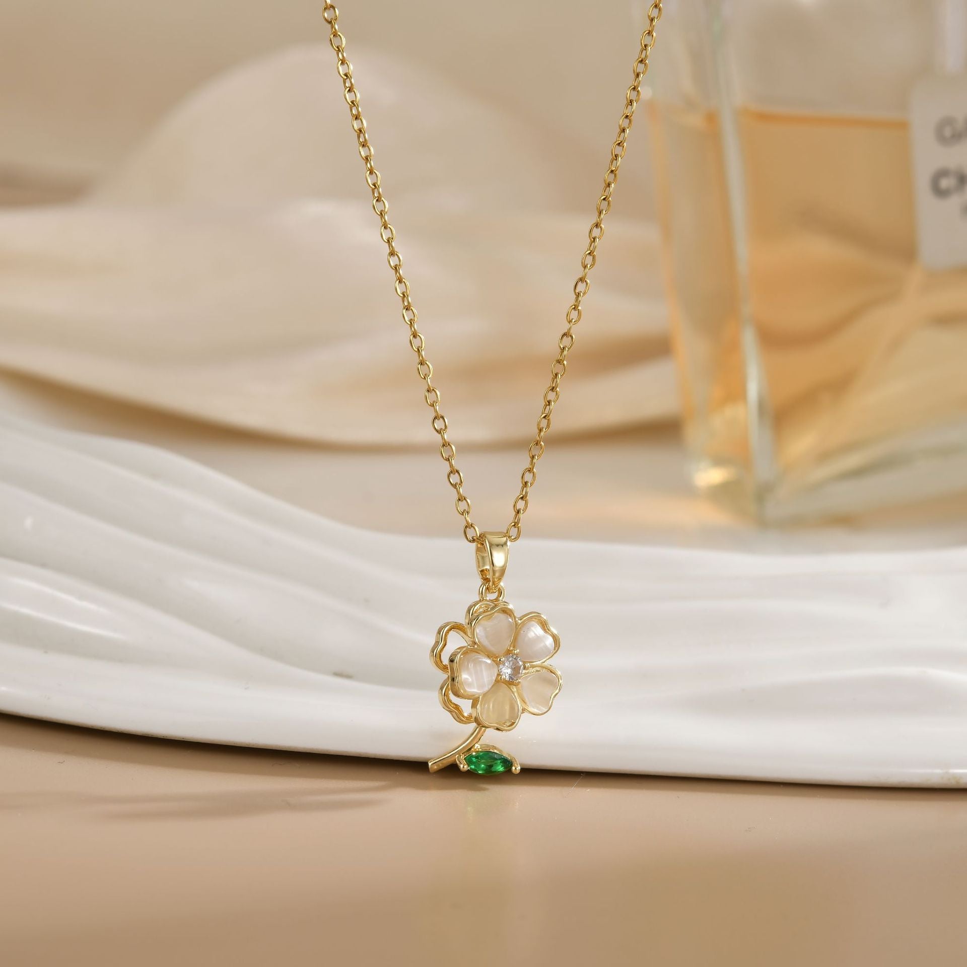 Rotating Zircon Flower Titanium Steel Necklace