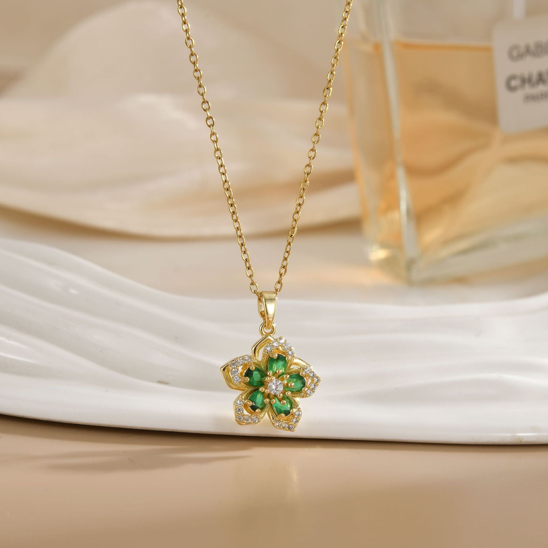 Rotating Zircon Flower Titanium Steel Necklace