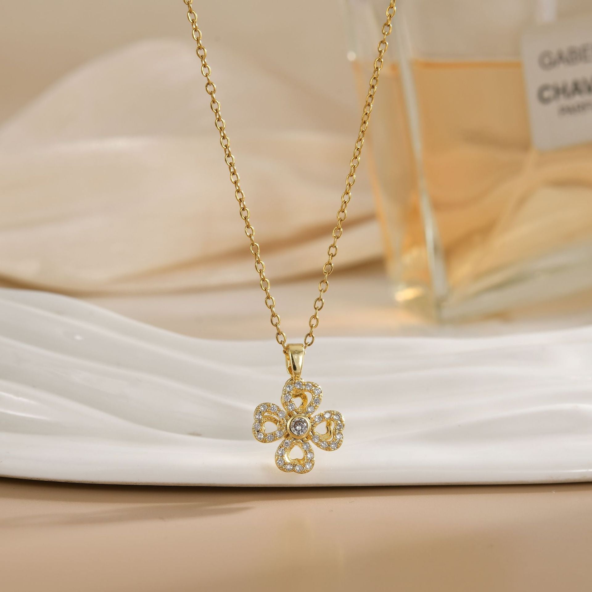 Rotating Zircon Flower Titanium Steel Necklace